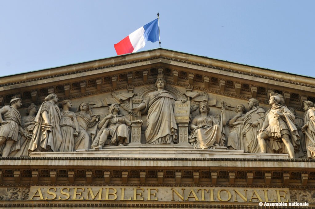 2008 - le peristyle, la colonnade et le fronton du Palais Bourbon